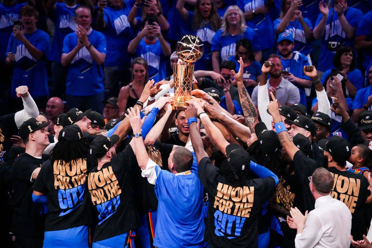 凯恩已在德甲10次完成帽子戏法，为该联赛历史第5多（凯恩德甲已收获10次帽子戏法，历史排名第5）