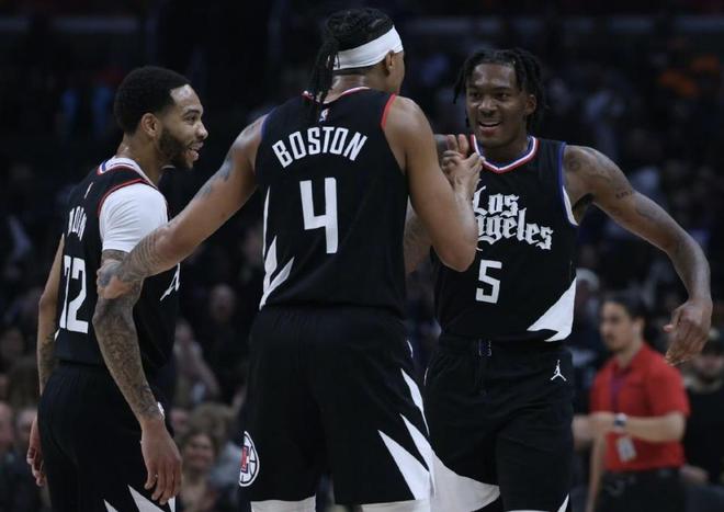 两年跌入谷底，从最佳第六人到无人问津，布罗格登因何一夜消失？（两年间从最佳第六人到无人问津，布罗格登为何突然消失？）