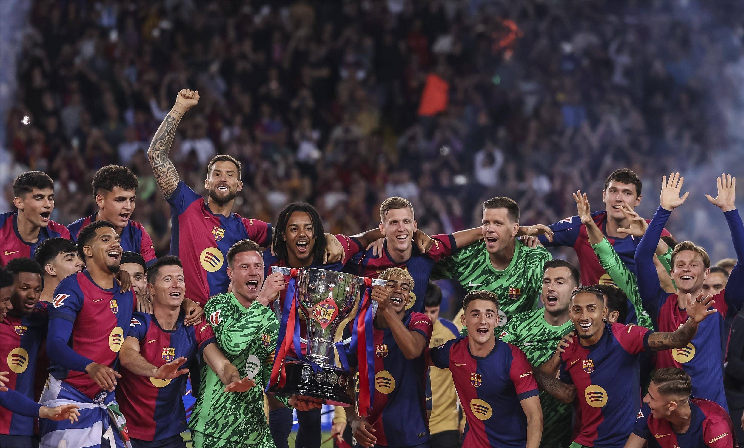 翻新太贵，维罗纳市长托马西提出把维罗纳现主场直接拆除再重建（翻新成本过高，托马西建议将维罗纳现有主场拆除重建）