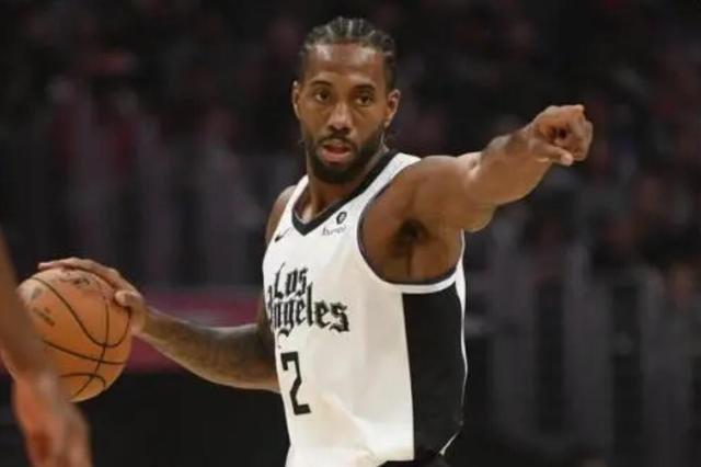 奋力反击！武克切维奇三分命中 奇才轰出13-3迅速迫近比分（武克切维奇命中三分，奇才打出13-3攻势迅速逼近比分）