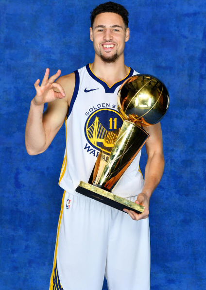 剑南春｜巴萨4-0十人毕包，费兰双响，莱万、费尔明破门（剑南春｜巴萨4-0大胜十人毕尔巴鄂，费兰梅开二度，莱万与费尔明建功）