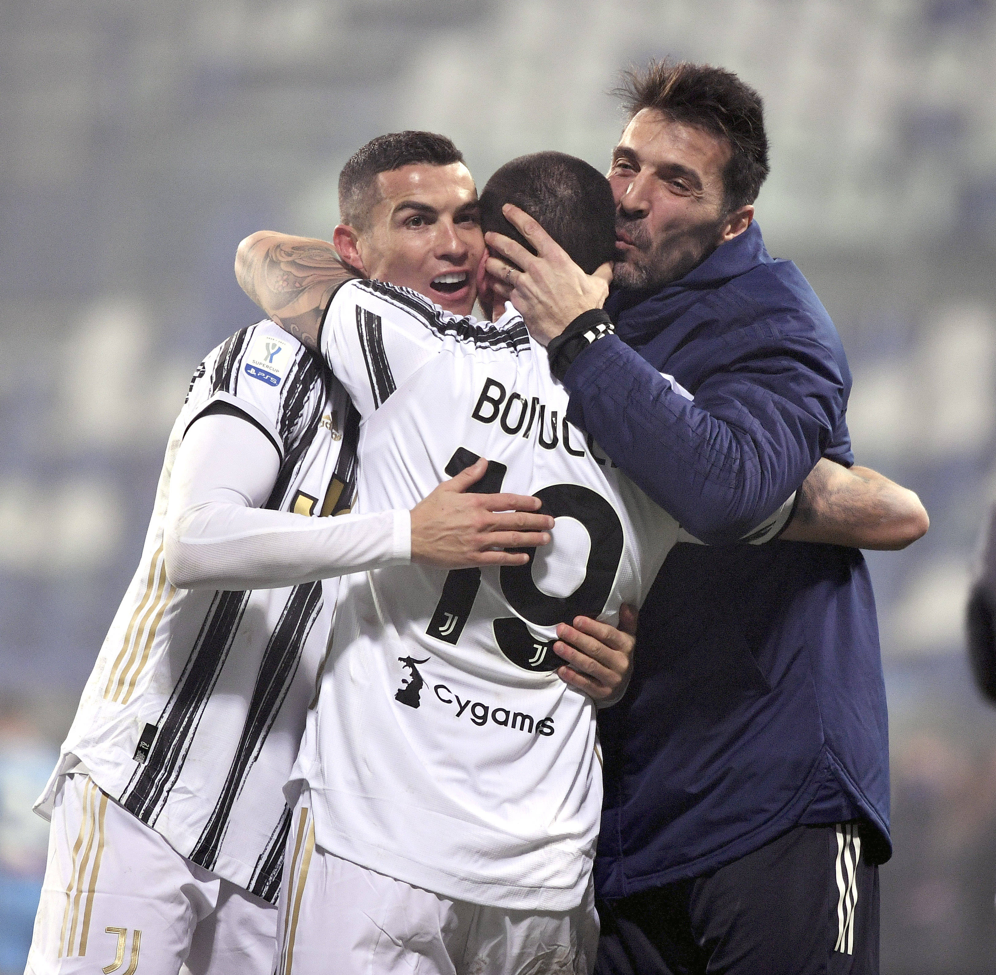 WNBA球星阿贾威尔逊称阿德巴约是生命伴侣，期待组建家庭（WNBA球星阿贾·威尔逊认定阿德巴约为人生伴侣，盼携手组建家庭）