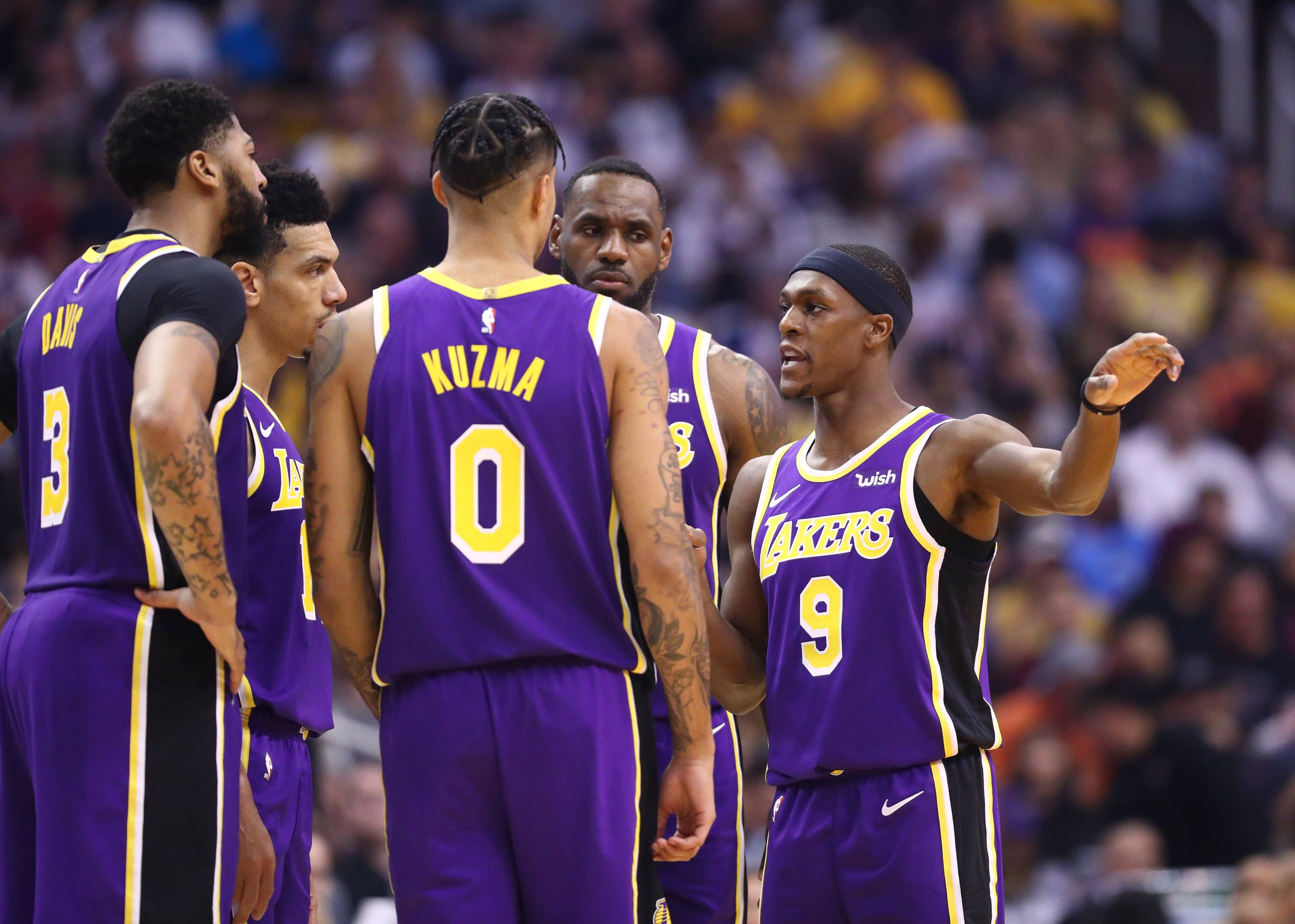 追梦谈与科尔争执：我情绪失控！后来回到替补席是不会放弃队友（追梦回顾与科尔冲突：我曾情绪失控，重返替补席是不愿放弃队友）