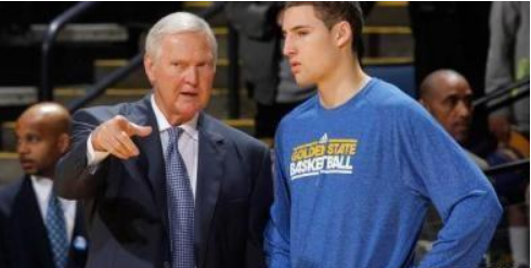 孙悦退役后与妻女定居美国，曾是NBA新星，早年受篮球启蒙，父母支持其篮球之路。（从早年篮球启蒙到NBA新星，孙悦退役后携妻女移居美国，父母始终助力其篮球之路）