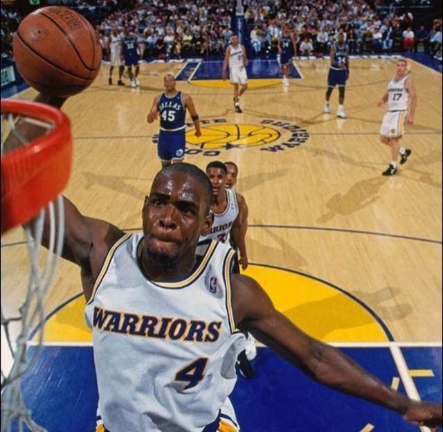 手感爆棚！夏普半场9中8怒砍20分帮助开拓者反超3分（夏普半场火力全开，9投8中轰下20分助开拓者完成3分反超）