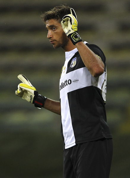 英格拉姆连场拉胯，布伦森18+6+7唐斯22分，尼克斯送猛龙交手9连败（英格拉姆连续低迷，布伦森18+6+7、唐斯22分，尼克斯再送猛龙交手9连败）