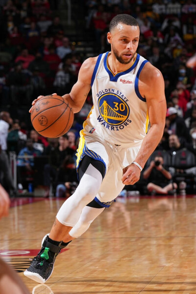 命中准绝杀三分！布伦森全场轰下25分7板7助（布伦森关键三分准绝杀，全场25分7篮板7助攻）