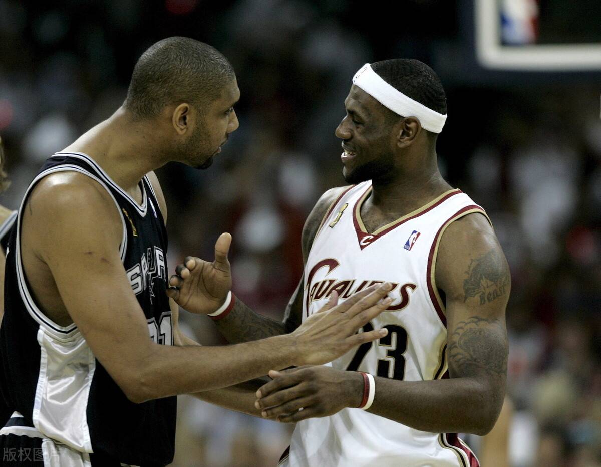 尼克·杨：林书豪训练中曾被科比训哭；后者垃圾话影响不到我（尼克·杨称科比训练时曾把林书豪骂哭；他的垃圾话对我无效）