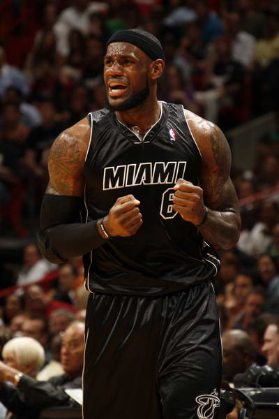 客场1-3输给利兹联 暴露切尔西最大短板 只能争五&无力争冠（客场1-3负于利兹联 切尔西短板尽显 争冠无望恐仅争五）