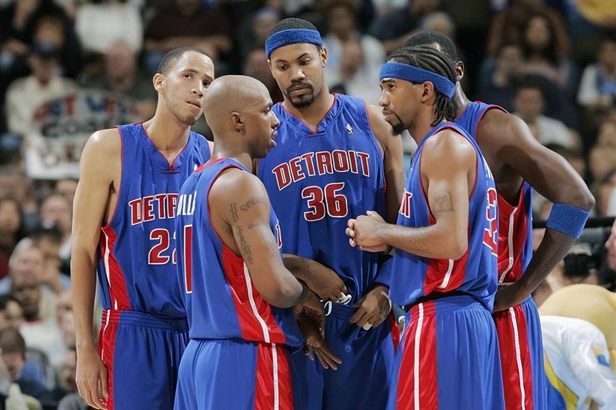 避免附加赛停赛，意媒：染黄的泽林斯基可能轮休波兰末轮比赛（意媒：为规避附加赛停赛风险，染黄的泽林斯基或将轮休波兰末轮）