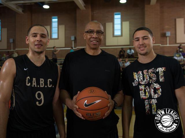 开拓者媒体人谈杨瀚森语言障碍影响战术理解（开拓者记者：杨瀚森语言障碍影响其战术理解）