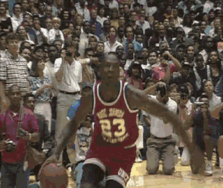 体坛记忆｜魔术师约翰逊身患艾滋病，为什么65岁仍能身体“硬朗”？（体坛回顾｜魔术师约翰逊身患艾滋病，缘何65岁仍保持硬朗体魄？）