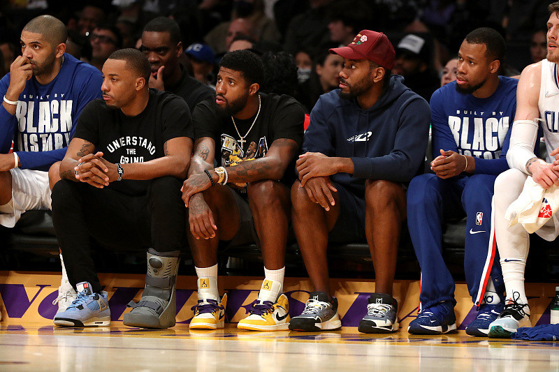 佛罗伦萨主帅：输给洛桑我负全责，周日的联赛是毕生之战（佛罗伦萨主帅：不敌洛桑我承担全部责任，周日联赛是生涯之战）