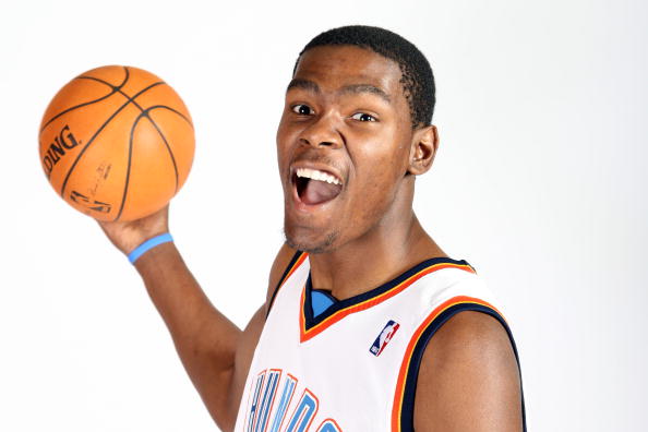 不给机会了？曝阿隆索已失去皇马更衣室掌控权，输曼城或被解雇（阿隆索失去皇马更衣室话语权？若负曼城恐被解雇）