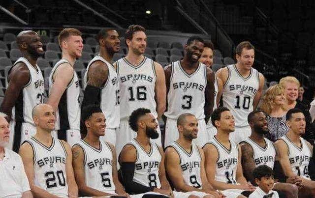 company-homepage-layout